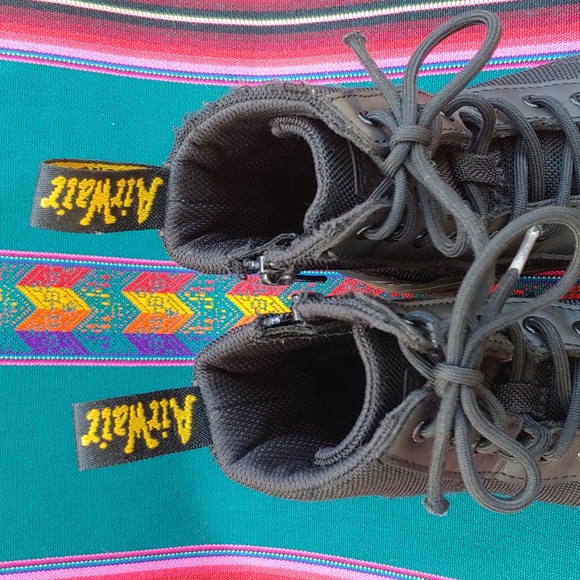 Dr. Martens Junior Combs Black Lightweight Casual Boots with Side Zipper Size 1 - Picture 7 of 17